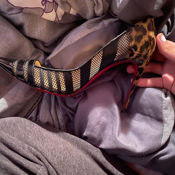 COPY - Christian Louboutin - Picture 1 of 6